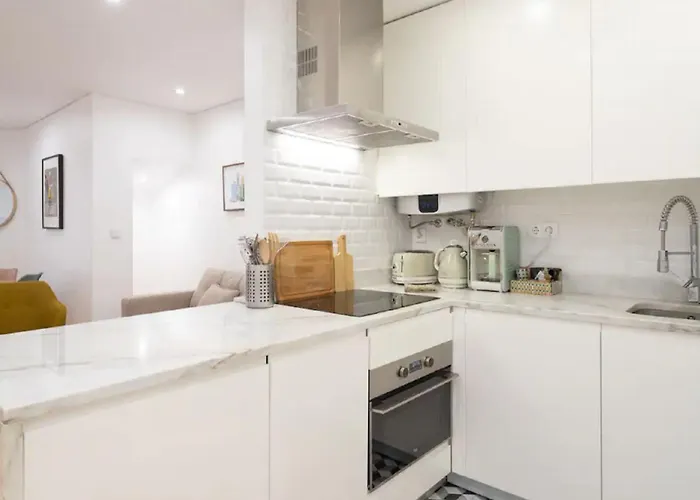 Comfortable In Bairro Alto By Lovelystay Apartman
