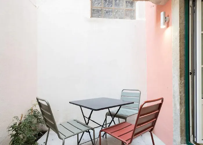 Comfortable In Bairro Alto By Lovelystay דירה ליסבון