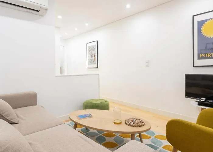 Comfortable In Bairro Alto By Lovelystay דירה *