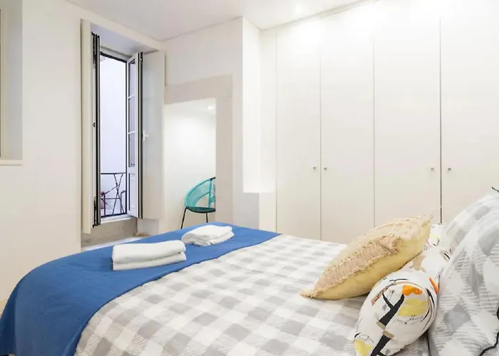 דירה Comfortable In Bairro Alto By Lovelystay *